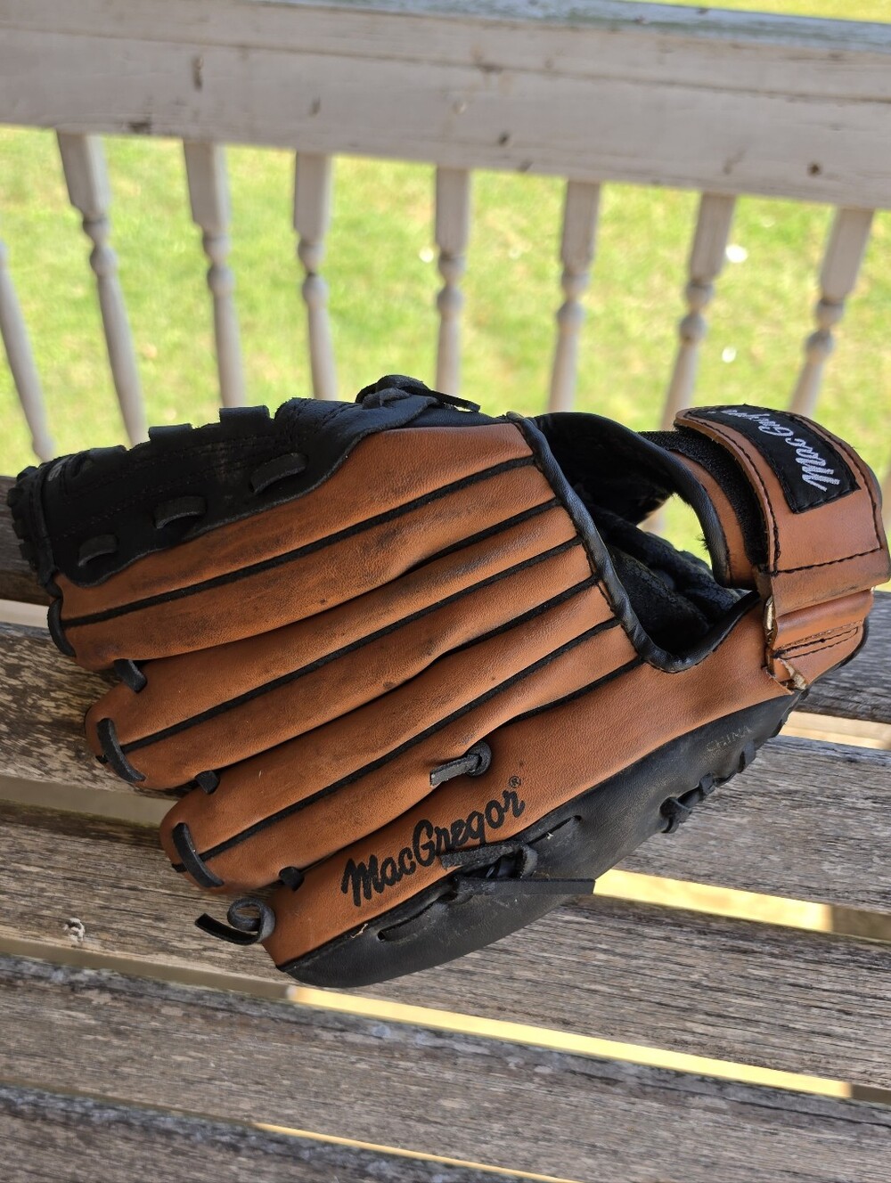 MacGregor BBBGVARX 12" Fielder's Glove - RH Throw (5 Avail)